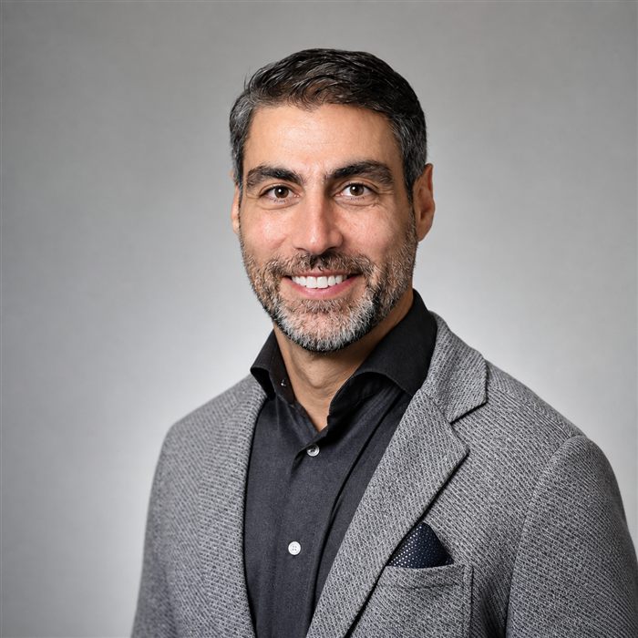 Dr. Razmik Galustian, Periodontist